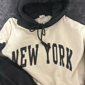 Brandy Melville New York hoodie